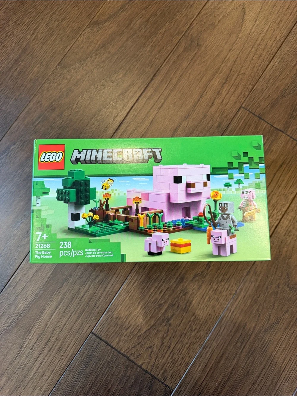 LEGO Minecraft The Baby Pig House (21268) New in Box
